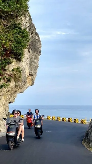 Chasing the coast on two wheels